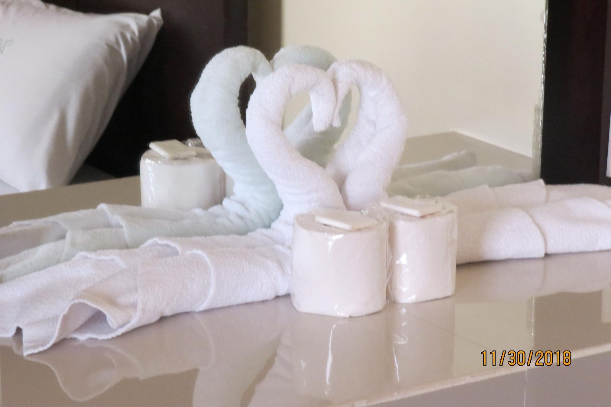 קואזון סיטי Vista Hotel Cubao מראה חיצוני תמונה