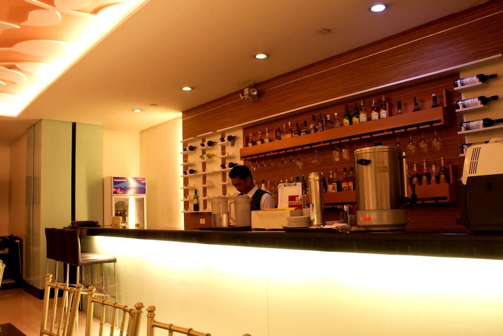 קואזון סיטי Vista Hotel Cubao מראה חיצוני תמונה