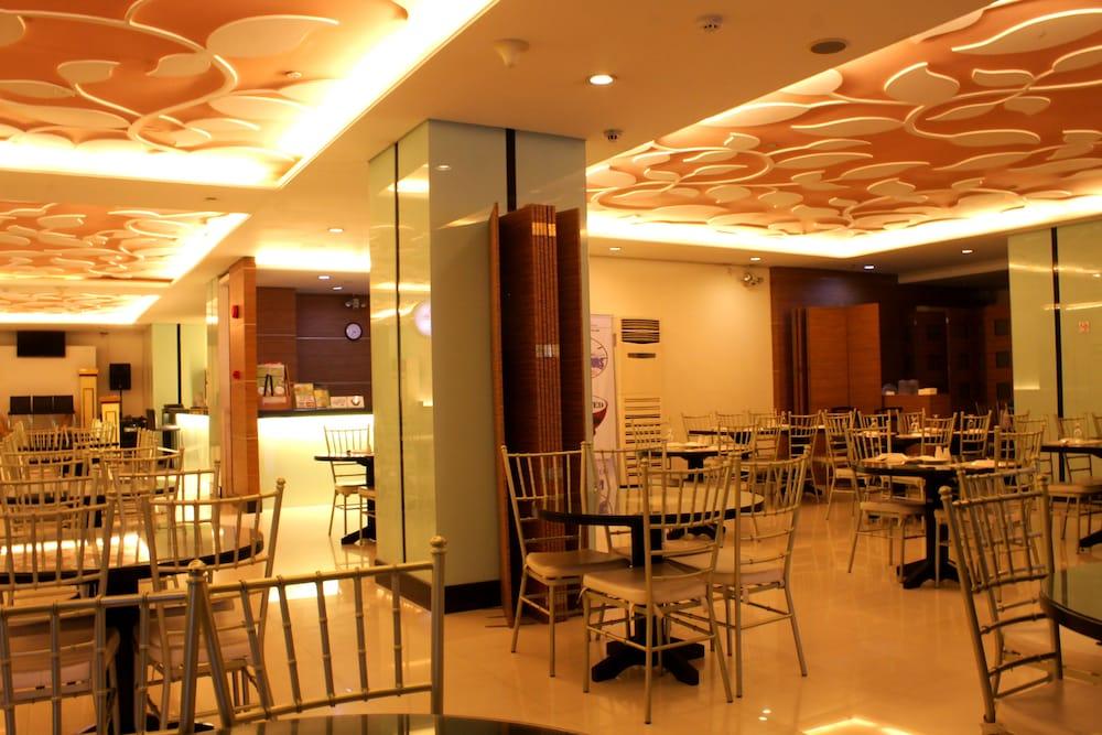 קואזון סיטי Vista Hotel Cubao מראה חיצוני תמונה