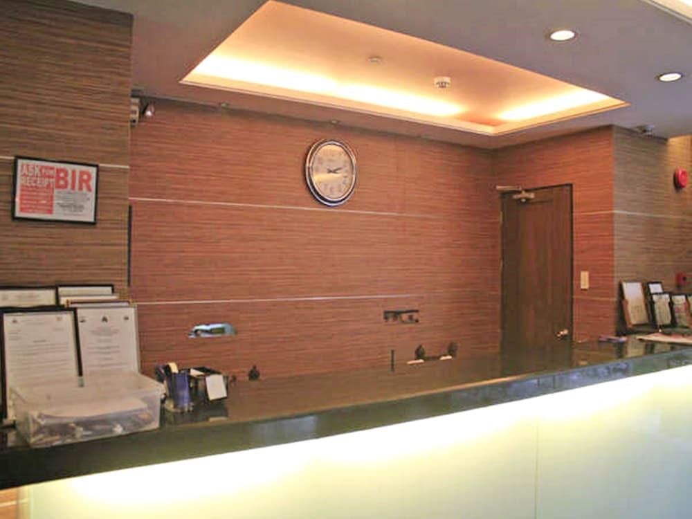 קואזון סיטי Vista Hotel Cubao מראה חיצוני תמונה