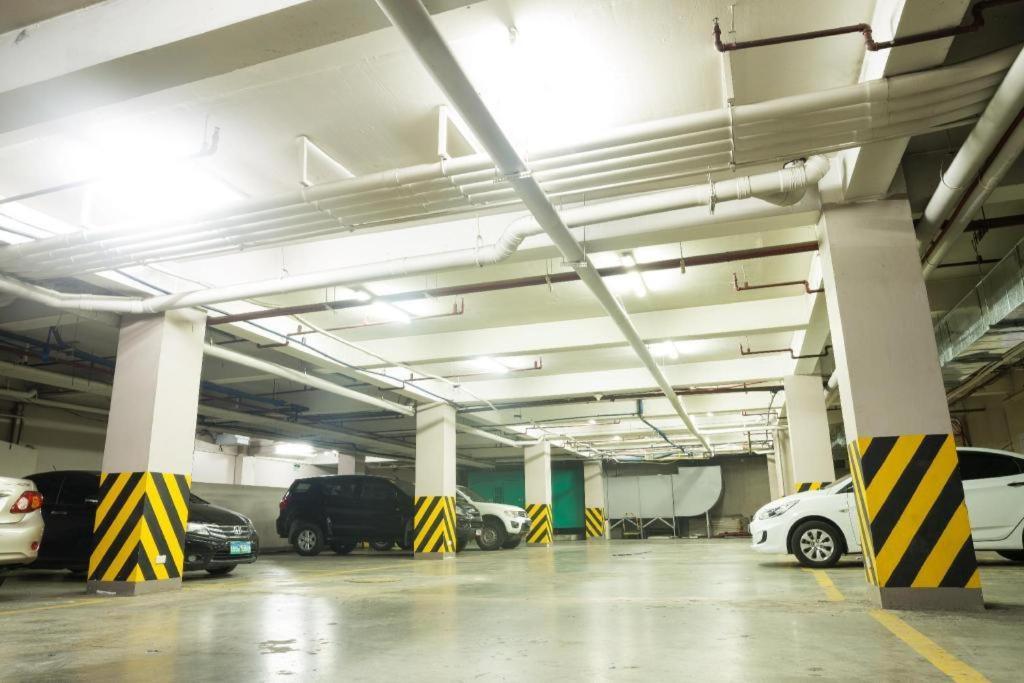 קואזון סיטי Vista Hotel Cubao מראה חיצוני תמונה