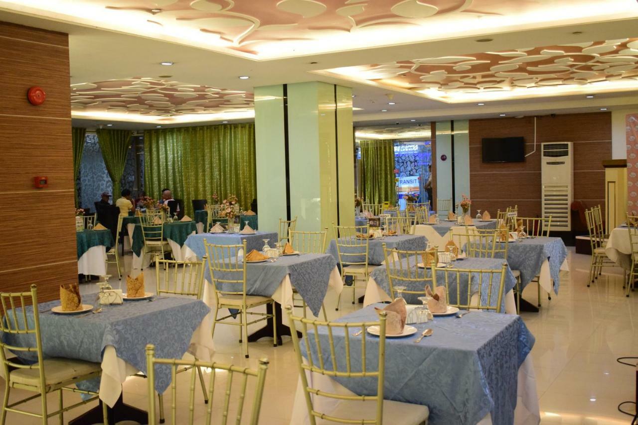 קואזון סיטי Vista Hotel Cubao מראה חיצוני תמונה